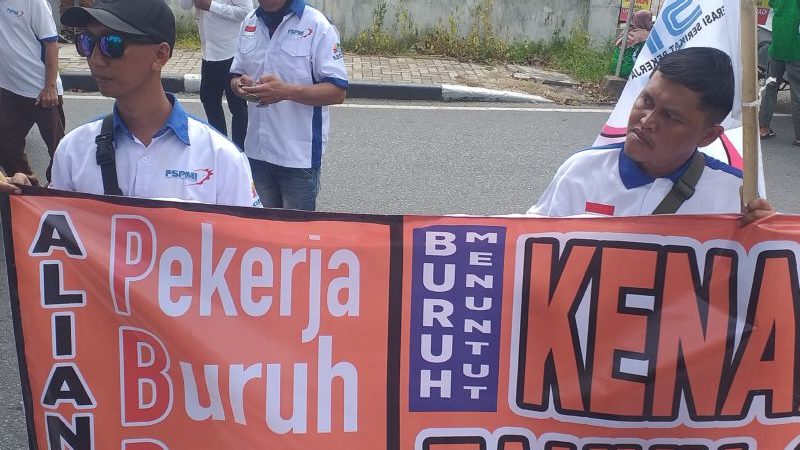 20231115_095755 Buruh Tuntut Kenaikan UMP Kalsel