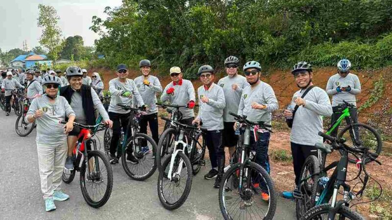 IMG-20231227-WA0013_RP9RIoII9t Sinergi Bank Kalsel dan Pemkab Tabalong dalam Gowes Bersama.