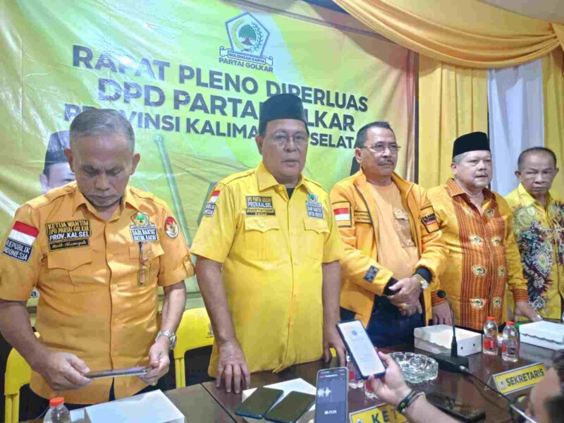 IMG-20240308-WA0078_AtMXugyc5O Paman Birin Bersama Tokoh Partai Golkar Berikan Keterangan Pers