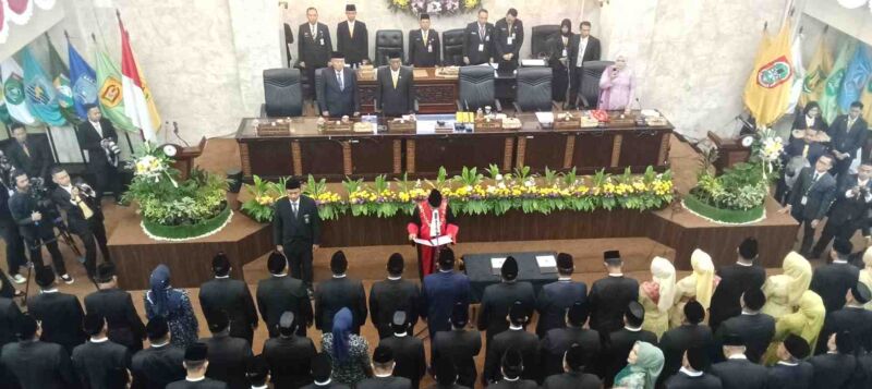 IMG20240909110432_GFJKEYJb1z Foto Saat Pelantikan Dan Pengambilan Sumpah Anggota DPRD Provinsi Yang Baru
