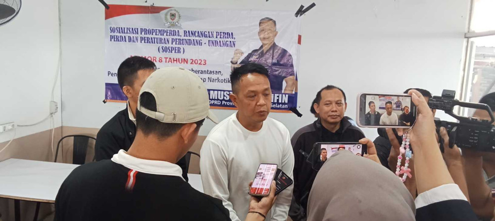 IMG20250121154603_0l8PFuGk3h Anggota DPRD Kalsel H.Imus Usai Sosper Narkotika, Berikan Penjelasan Kepada Awak Media