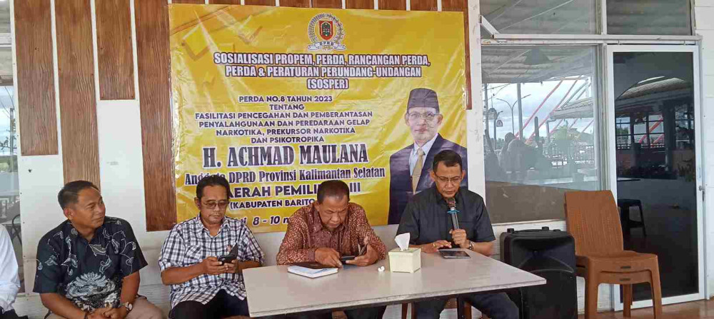 IMG20250310165602_opQW28D33Y Anggota DPRD Kalsel Haji Achmad Maulana Dan 2 Narasumber Apriansyah, Fuar Junaidi Saat Sosialisasi Perda Narkotika Dirumah Makan Selayang Pandang Batola