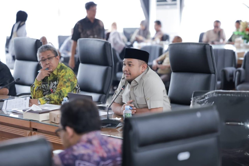 IMG-20251027-WA0052 Saat Rapat Banggar DPRD Kalsel Dengan TAPD Provinsi Kalsel