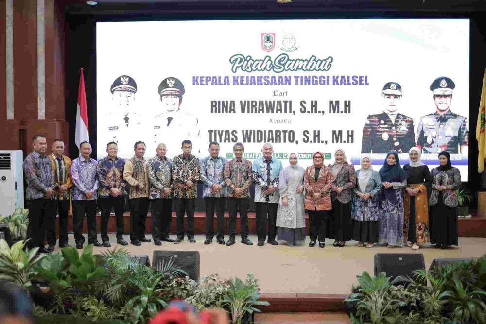 IMG-20251028-WA0028 Foto Bersama Ketua Dewan Supian HK Dengan Kejati Kalsel Yang Baru Maupun Yang Lama